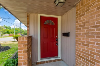 4701 Chrystell Ln, Houston, TX 77092 - photo 2