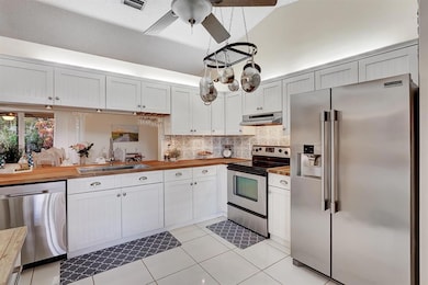 9115 Bedford Dr, Boca Raton, FL 33434 - photo 3