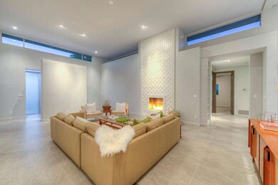 007_Living Room