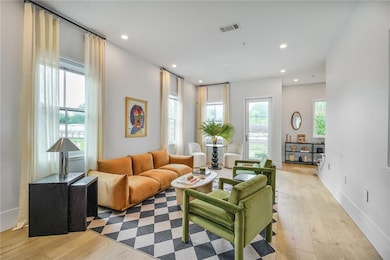 Living Room (floor 2)