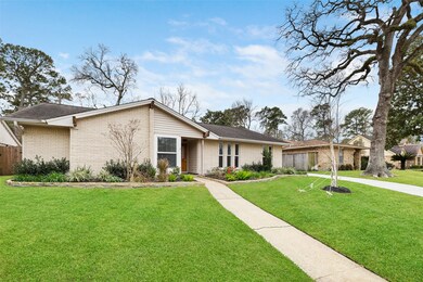 1031 Chamboard Ln, Houston, TX 77018 - photo 2