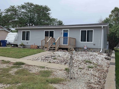 205 Maple St, Snyder, NE 68664 - photo 2