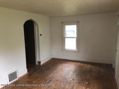 619 Julia St, Lansing, MI 48910 - photo 4