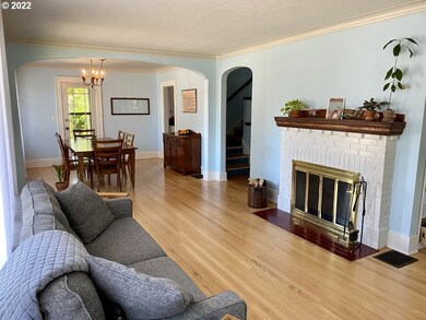 Living Room/Dining Room