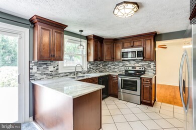 20404 Watkins Meadow Dr, Germantown, MD 20876 - photo 7