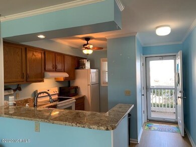 interior entry& kitchen