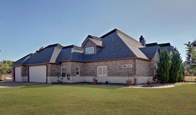 1007 Bentwater Pkwy, Granbury, TX 76049 - photo 2