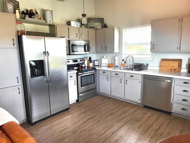Bright & cheerful kitchen