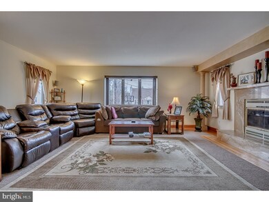 321 Fernwood Ave, Folsom, PA 19033 - photo 3