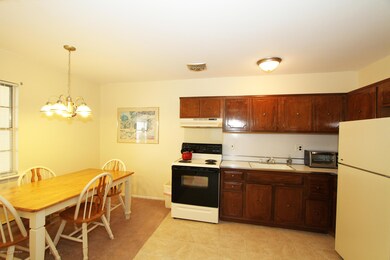 Eat-In-Kitchen