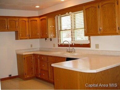 1412 Weston Pointe Dr, Springfield, IL 62704 - photo 7