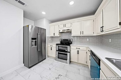 11524 Bear Paw Path, San Antonio, TX 78245 - photo 6