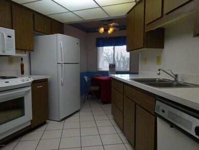 3 KITCHEN
