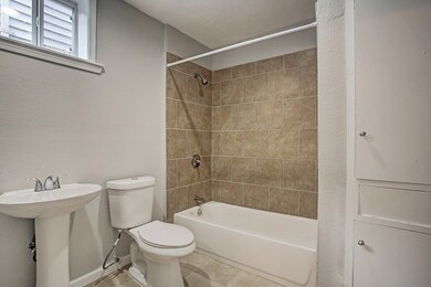 2202 Park St unit 2, Houston, TX 77019 - photo 7