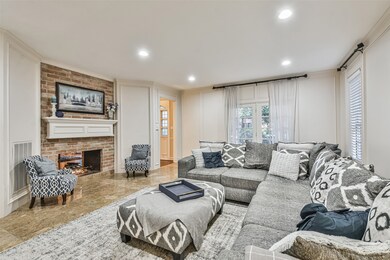 7215 Holder Forest Cir, Houston, TX 77088 - photo 5