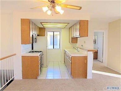 Light and Bright Kitchen with Breakfast Bar