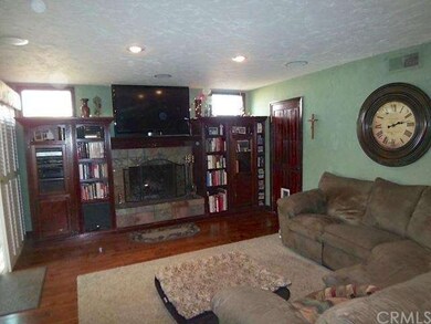 525 E 17th St, Upland, CA 91784 - photo 3