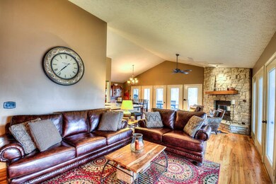 Beautiful open concept! Cathedral ceiling, hardwoo