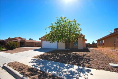 788 Desert Spring Dr, Horizon City, TX 79928 - photo 2