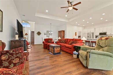 1190 Sawgrass Dr, Winter Haven, FL 33884 - photo 4