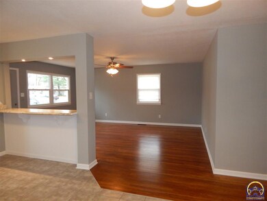 2601 SW Indian Trail, Topeka, KS 66614 - photo 7