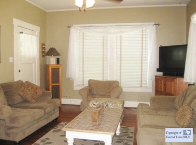 626 E Cedar St, Seguin, TX 78155 - photo 2