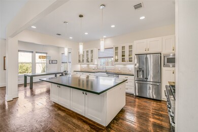 2102 Cheshire Ln, Houston, TX 77018 - photo 3