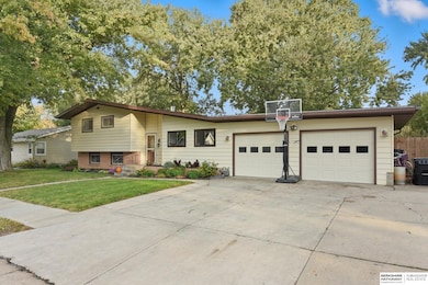 810 W 11th St, Wahoo, NE 68066 - photo 3