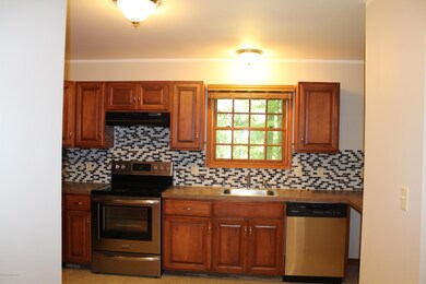136 Segatti Cir, Bushkill, PA 18324 - photo 4