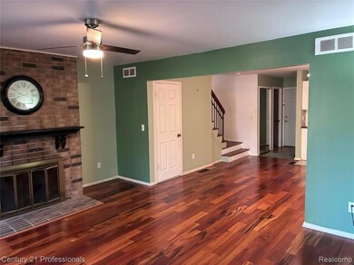 1082 Greenhills Dr, Ann Arbor, MI 48105 - photo 2