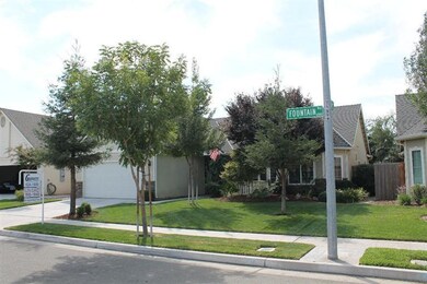 6923 E Fountain Way, Fresno, CA 93727 - photo 3