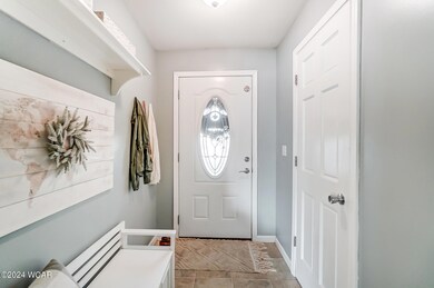 2572 Debbie Dr, Lima, OH 45807 - photo 4