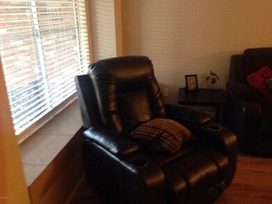 Living Room Window w/ roomy window sill