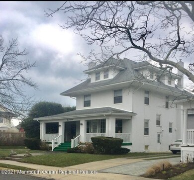 Beach house in Loch Arbour, NJ