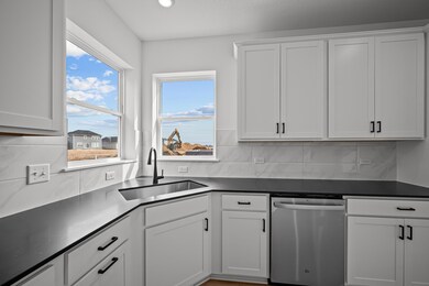 Double window at the sink