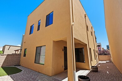 04-Back Exterior
