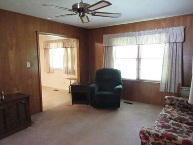 425 Beman Ave, Laurinburg, NC 28352 - photo 6