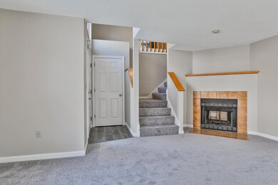 409 Elk Run Rd, Hudson, NH 03051 - photo 5