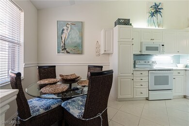 260 Robin Hood Cir unit 202, Naples, FL 34104 - photo 6