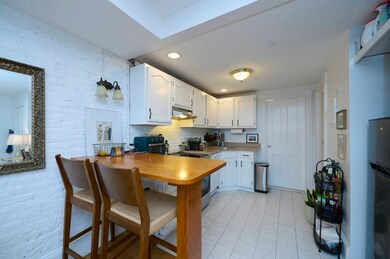 462 Beacon St unit 2, Boston, MA 02115 - photo 4