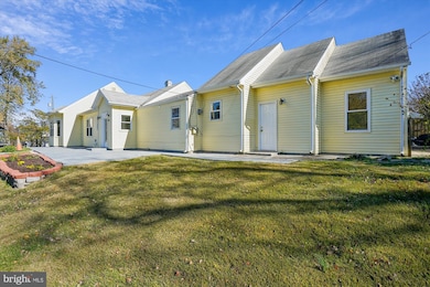 3201 Nottage Ln, Falls Church, VA 22042 - photo 2