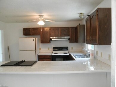 401 Playground Rd, Archdale, NC 27263 - photo 5