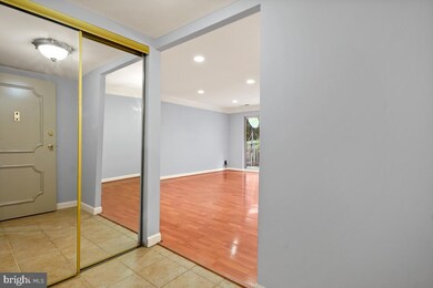 19305 Club House Rd unit 302, Montgomery Village, MD 20886 - photo 5