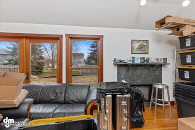 04-Living Room-DW-3002
