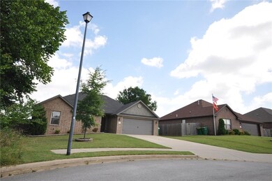 1560 Leesburg Ave, Springdale, AR 72764 - photo 2