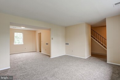 585 Harvest Dr, Harrisburg, PA 17111 - photo 4