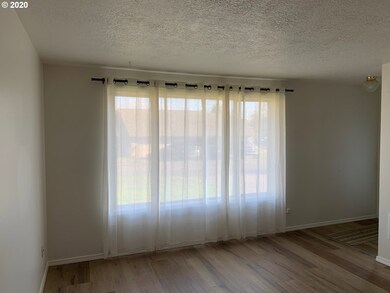 215 S 2nd St, Carlton, OR 97111 - photo 5