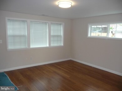 4443 Norfen Rd, Halethorpe, MD 21227 - photo 5