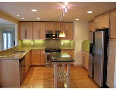 110 Lexington St unit 110, Weston, MA 02493 - photo 4