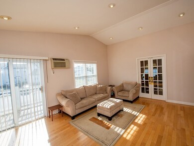 565 Quaker Ln, West Warwick, RI 02893 - photo 6